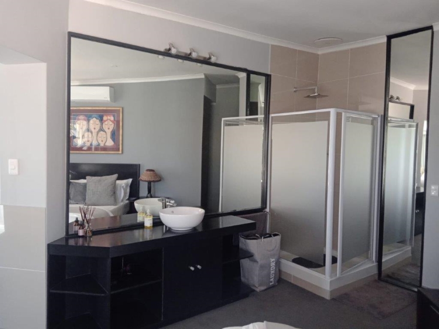 5 Bedroom Property for Sale in Ferreira Town Eastern Cape